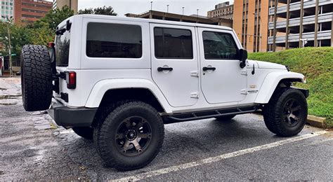 White jeep used - Find the best used 2021 Jeep Grand Cherokee Summit near you. Every used car for sale comes with a free CARFAX Report. We have 75 2021 Jeep Grand Cherokee Summit vehicles for sale that are reported accident free, 63 1-Owner cars, and 43 personal use cars. ... Mileage: 44,111 miles MPG: 14 city / 22 hwy Color: White Body Style: SUV Engine: 8 …
